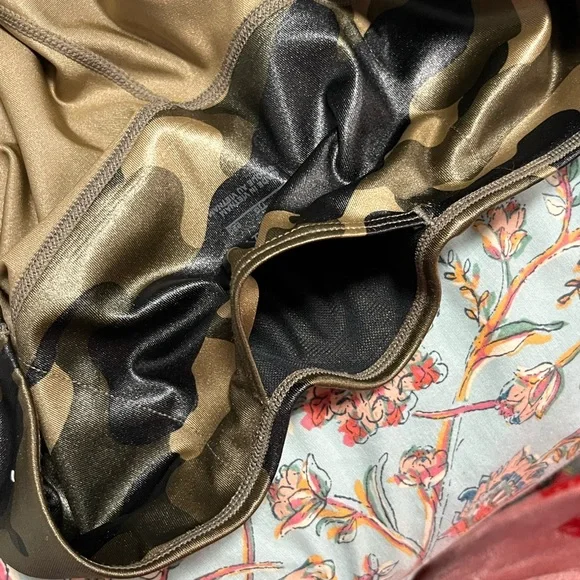 Nike Dri Fit Camo Leggings- XXL - Picture 3 of 6